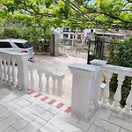 Stunning Sea View Apartments Sarande